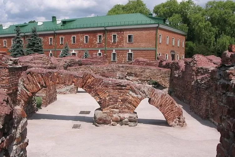 Брестская крепость