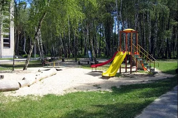 Санаторий "Буг". Детская площадка.