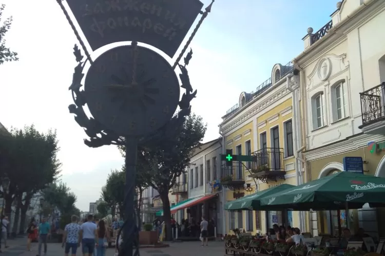 Аллея фонарей.Часы