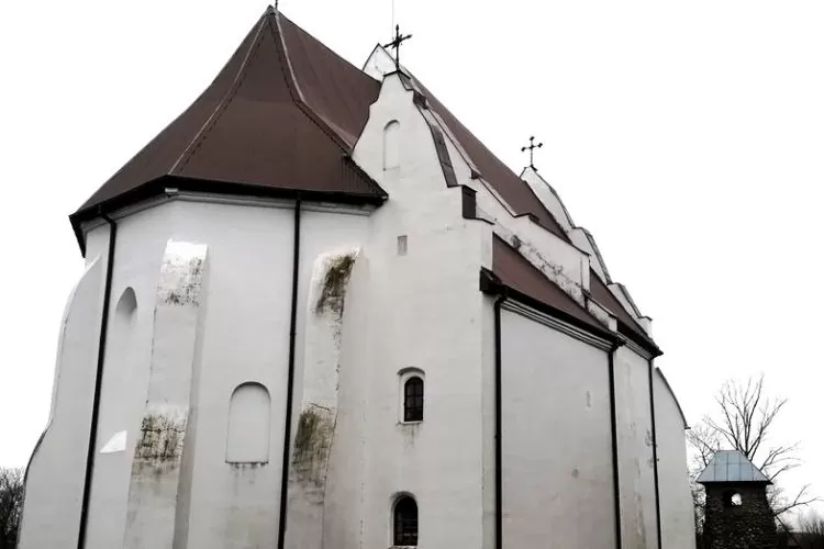 Храм в Ишкольди