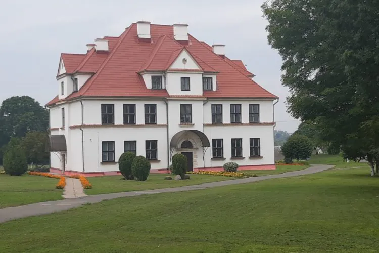 Гимназия в г.Каменец